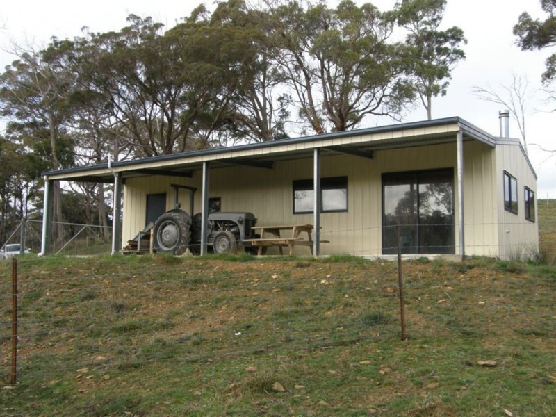 - Groves Street, Gladstone TAS 7264