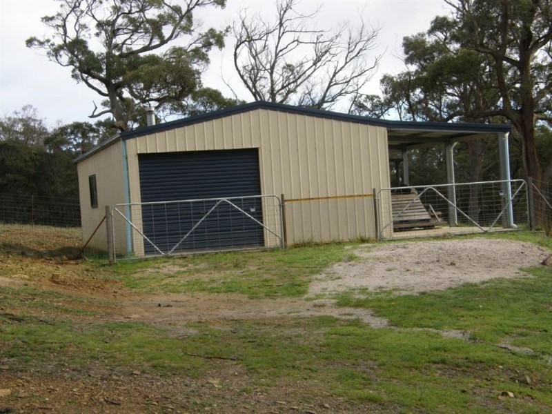 - Groves Street, Gladstone TAS 7264