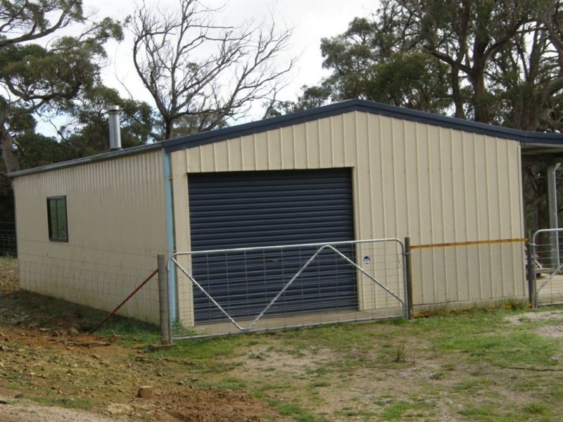 - Groves Street, Gladstone TAS 7264
