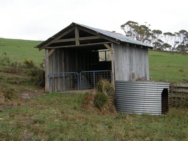 - Groves Street, Gladstone TAS 7264