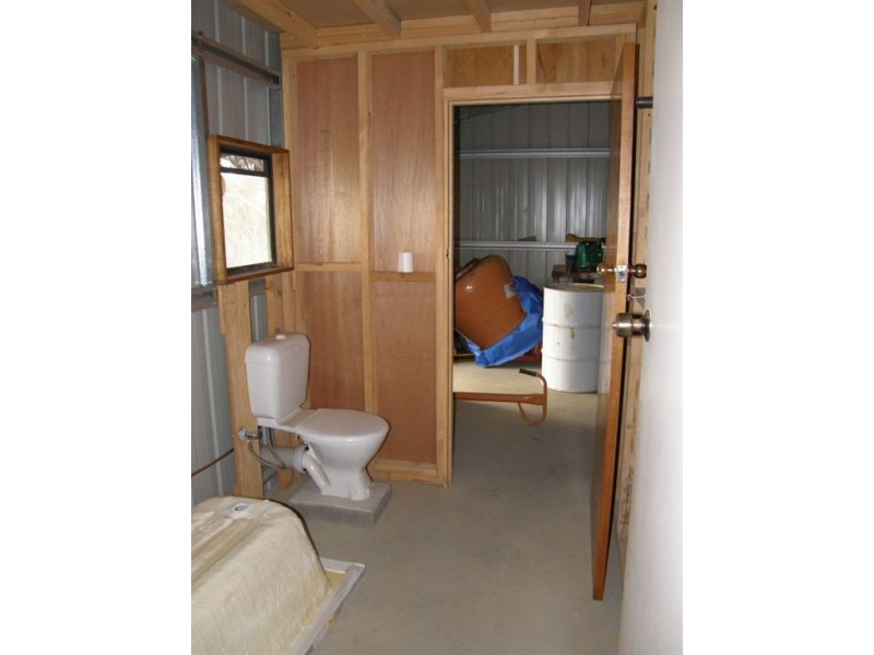 - Groves Street, Gladstone TAS 7264