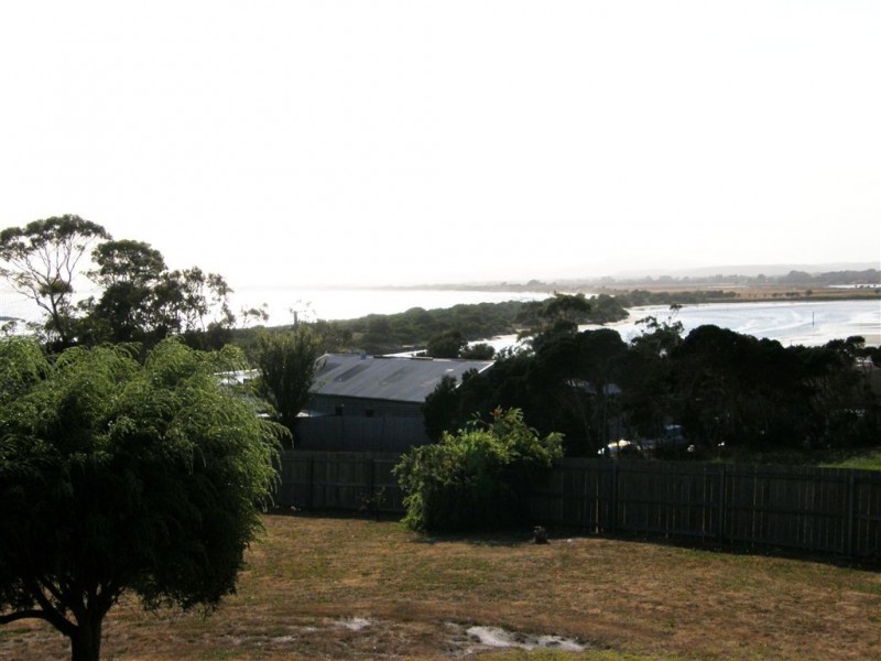 11 Barnett Crescent, Bridport TAS 7262
