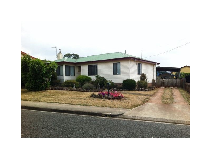 8 Elizabeth St, Scottsdale TAS 7260