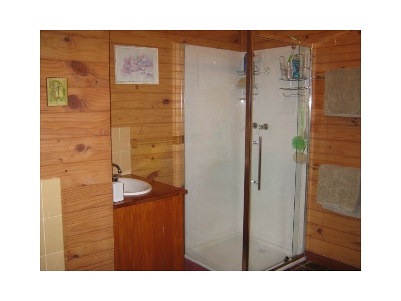 - Brown Mountain Road, Underwood TAS 7268