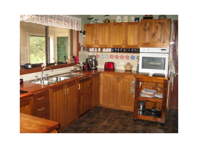 - Brown Mountain Road, Underwood TAS 7268