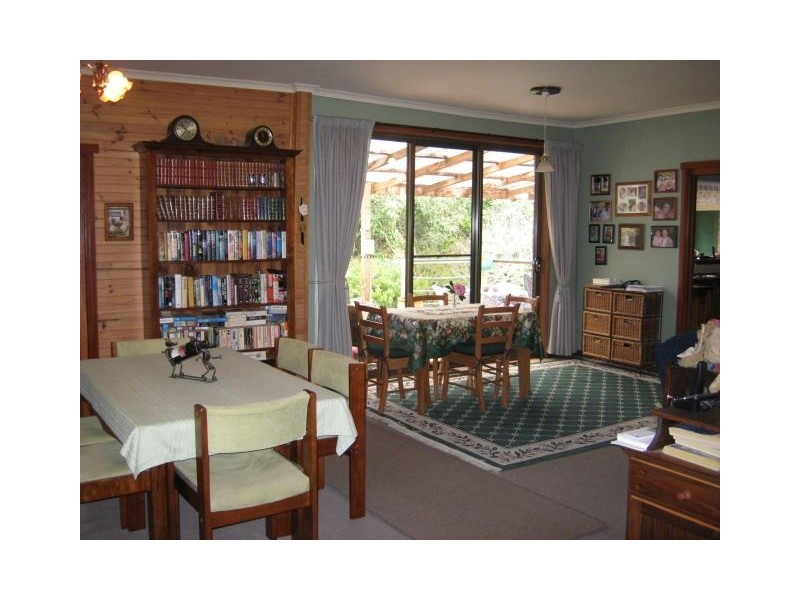 - Brown Mountain Road, Underwood TAS 7268