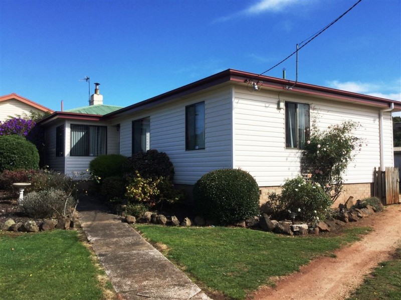 8 Elizabeth Street, Scottsdale TAS 7260