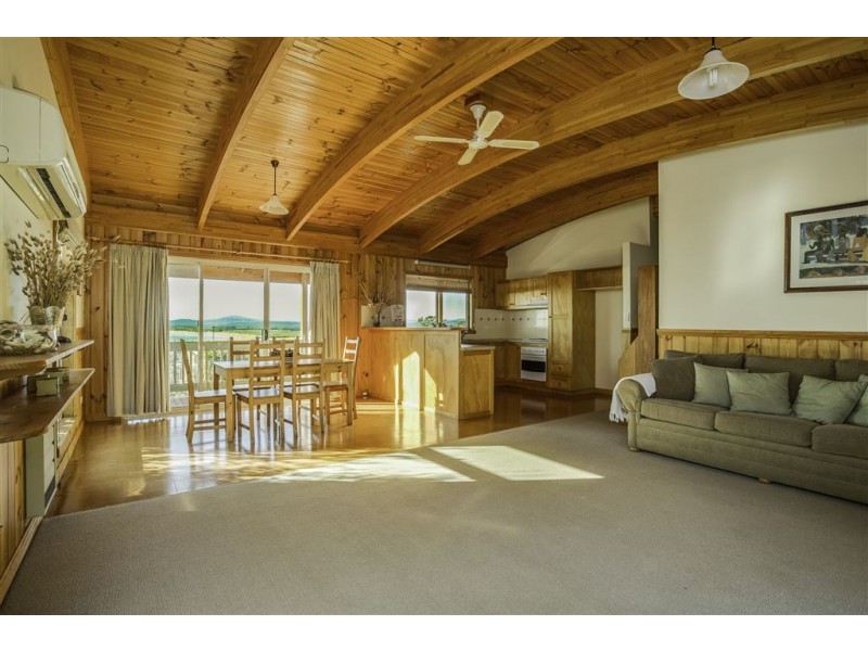 2/18 Thomas Street, Bridport TAS 7262