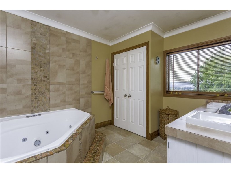 111 Snake  Track, Legerwood TAS 7263