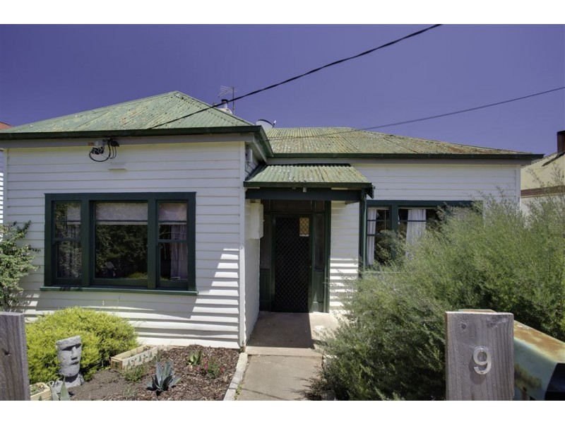 9 Charles Street, Scottsdale TAS 7260