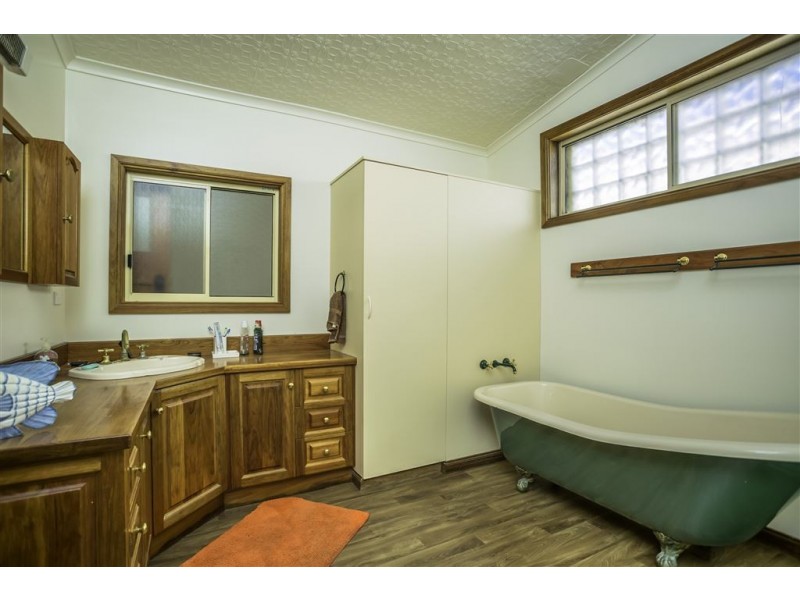 18 Charles St, Scottsdale TAS 7260