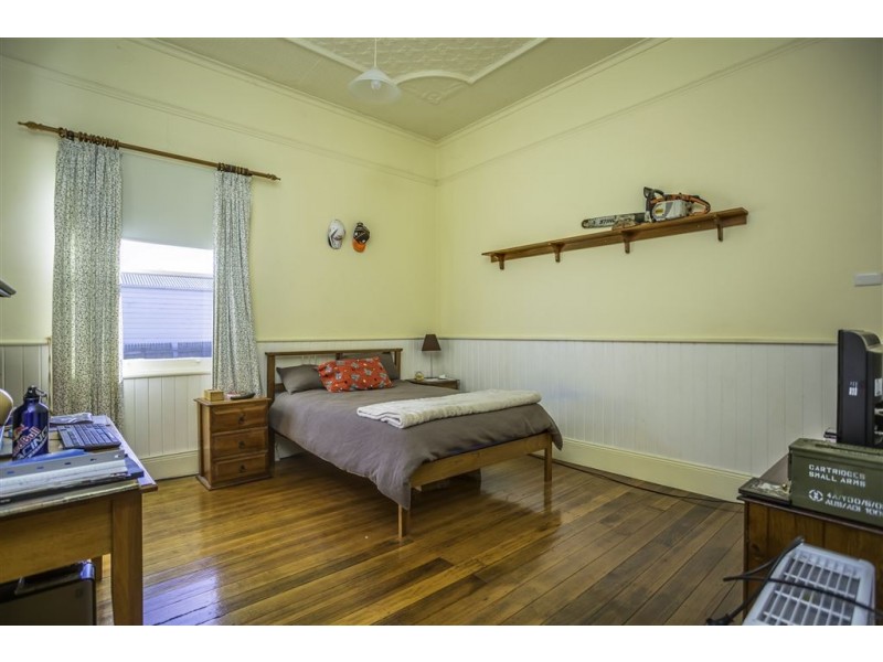 18 Charles St, Scottsdale TAS 7260