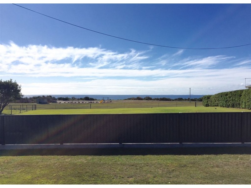 20 Carins Close, Tomahawk TAS 7262