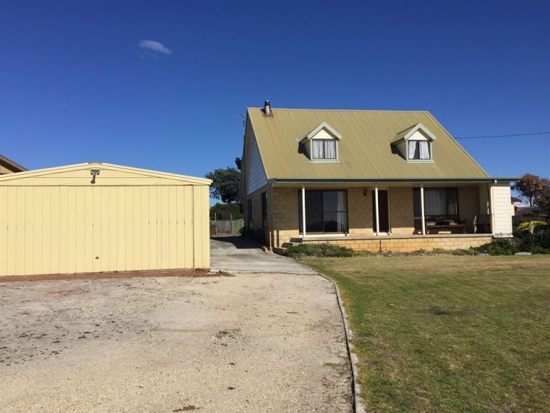 20 Carins Close, Tomahawk TAS 7262