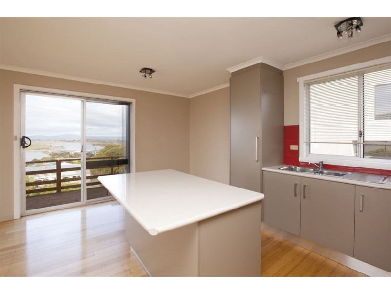 2/1 Flinders Lane, Bridport TAS 7262