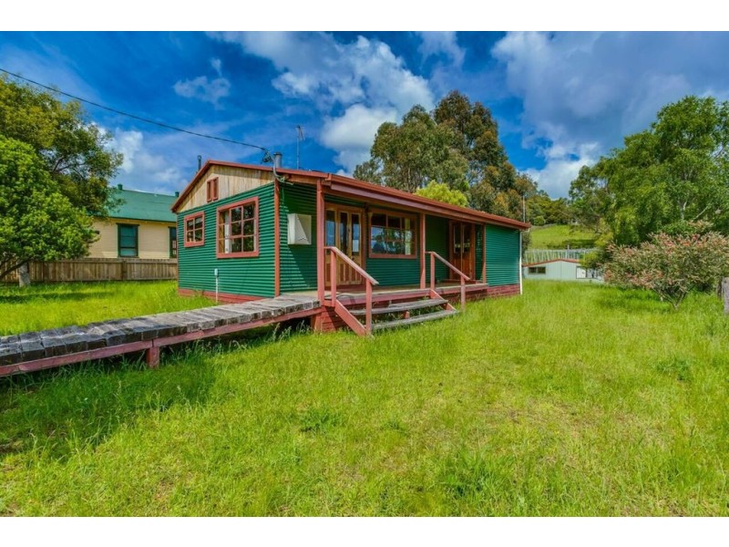 11 Stoke Street, Branxholm TAS 7261