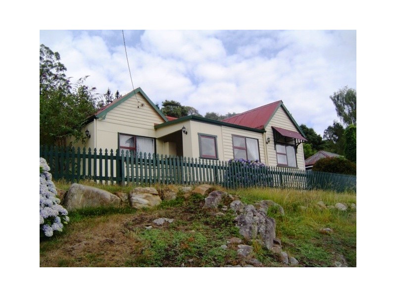 6 Christopher Street, Derby TAS 7264