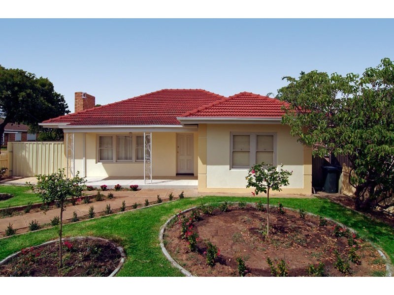 3 Selkirk Avenue, Clearview SA 5085