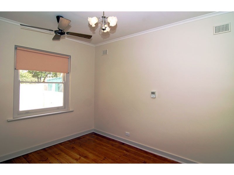 3 Selkirk Avenue, Clearview SA 5085