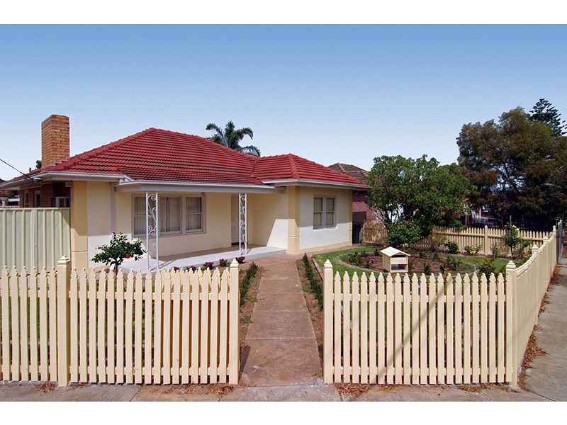 3 Selkirk Avenue, Clearview SA 5085