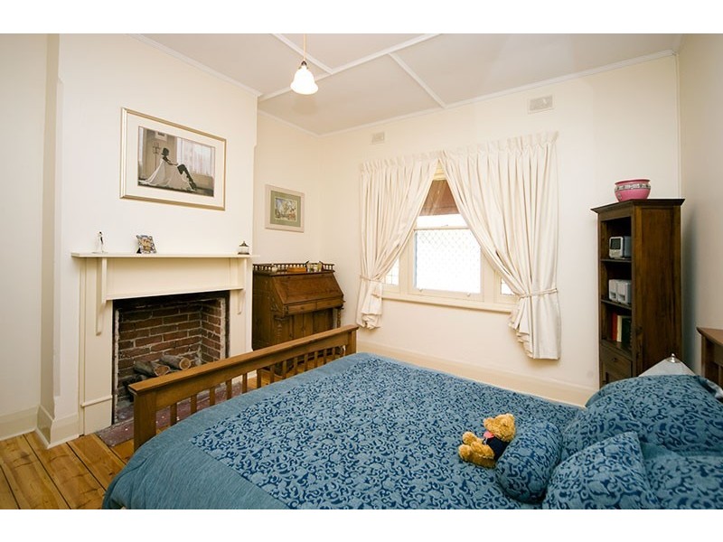 9-9A Russell Street, Glenelg North SA 5045