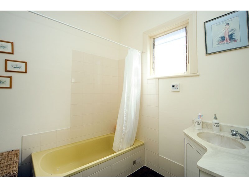 9-9A Russell Street, Glenelg North SA 5045