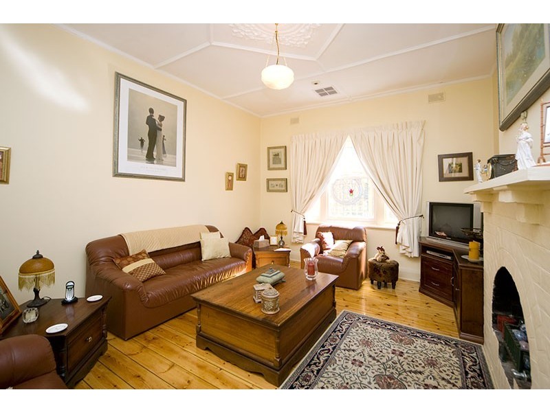 9-9A Russell Street, Glenelg North SA 5045