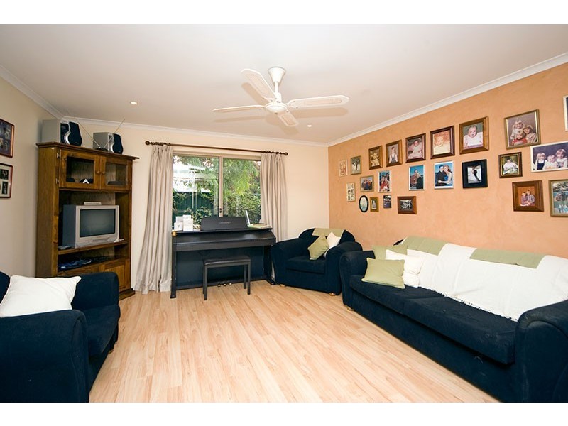 4 Hilltop Drive, Oakden SA 5086