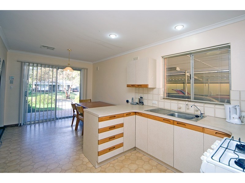 152 Brougham Drive, Valley View SA 5093