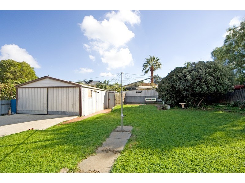 152 Brougham Drive, Valley View SA 5093