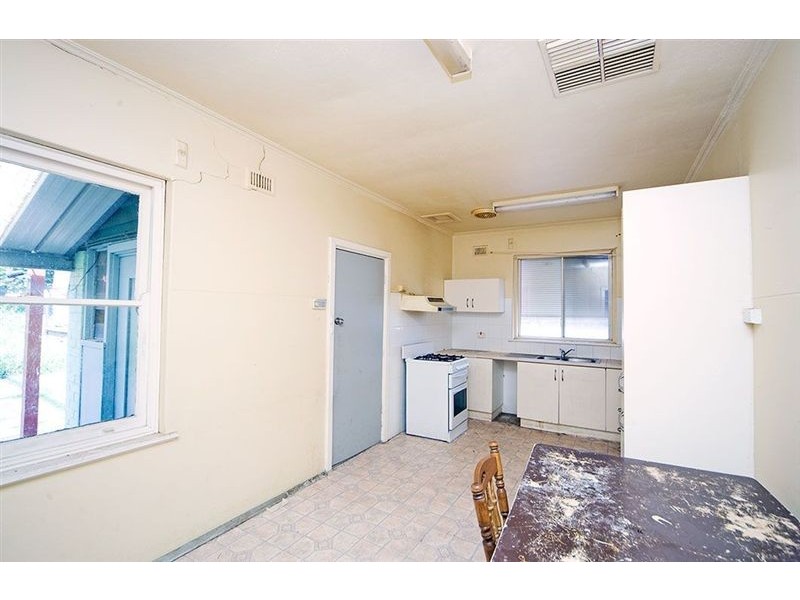 28 Amber Avenue, Clearview SA 5085