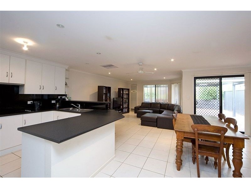 8 Lincoln Avenue, Sturt SA 5047
