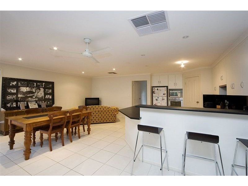 8 Lincoln Avenue, Sturt SA 5047
