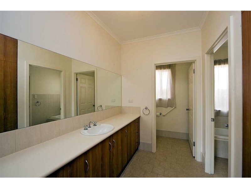 2 Clovelly Avenue, Glenelg North SA 5045