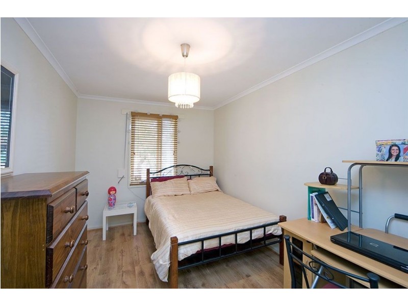 16 Kennion Cres, Para Hills West SA 5096