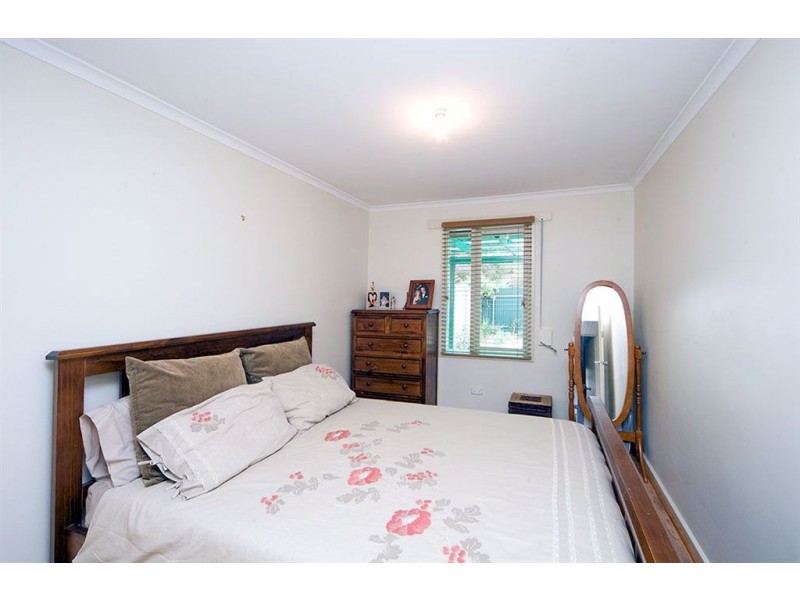 16 Kennion Cres, Para Hills West SA 5096