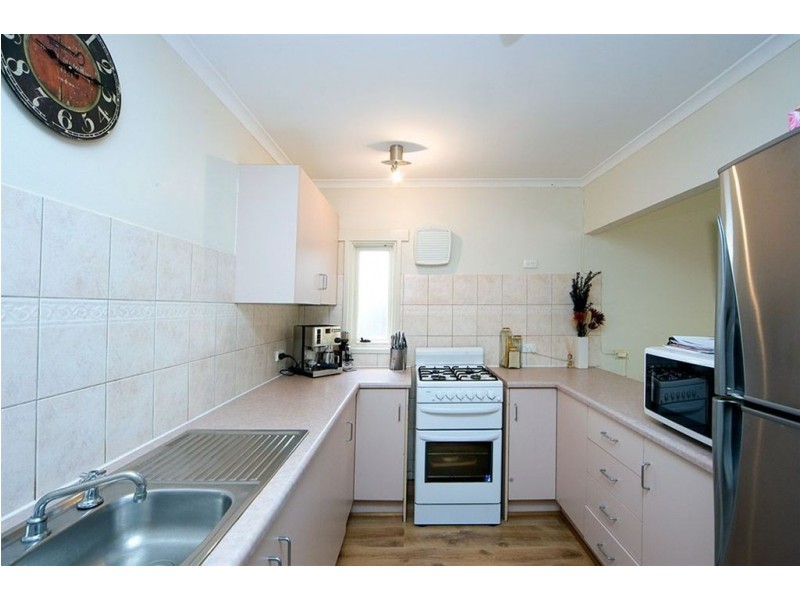 16 Kennion Cres, Para Hills West SA 5096