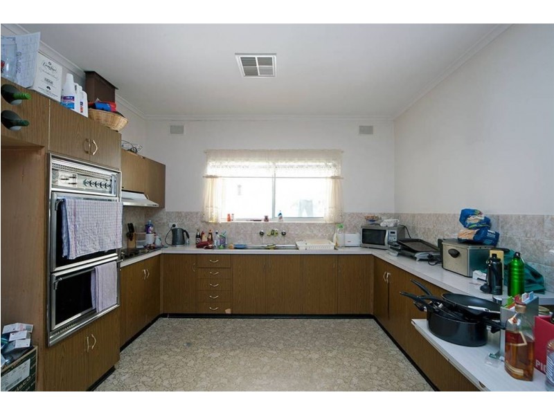 19 Eyre Crescent, Valley View SA 5093