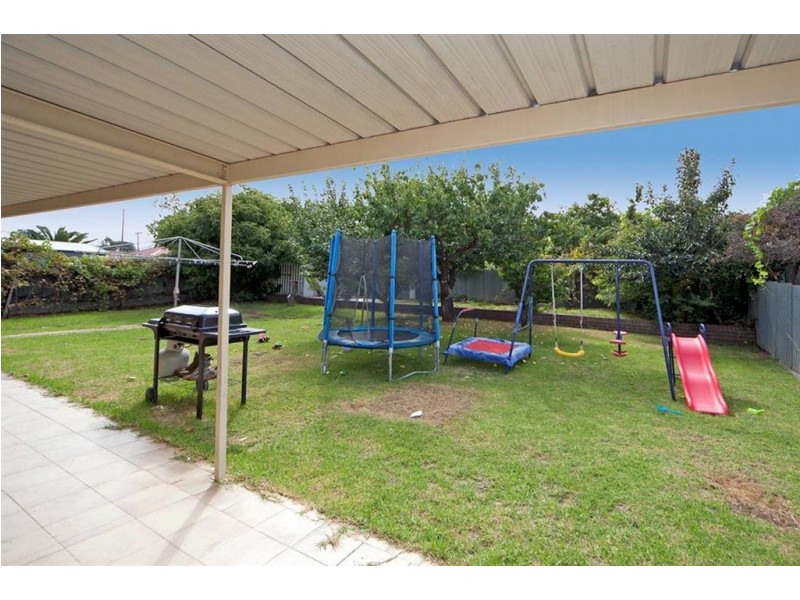 19 Eyre Crescent, Valley View SA 5093