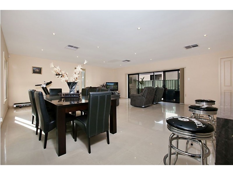 8 Adeline Street, Mawson Lakes SA 5095