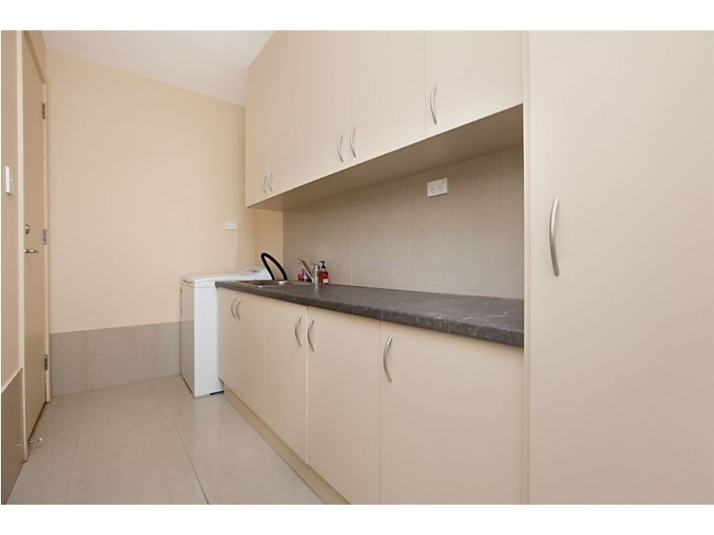 8 Adeline Street, Mawson Lakes SA 5095