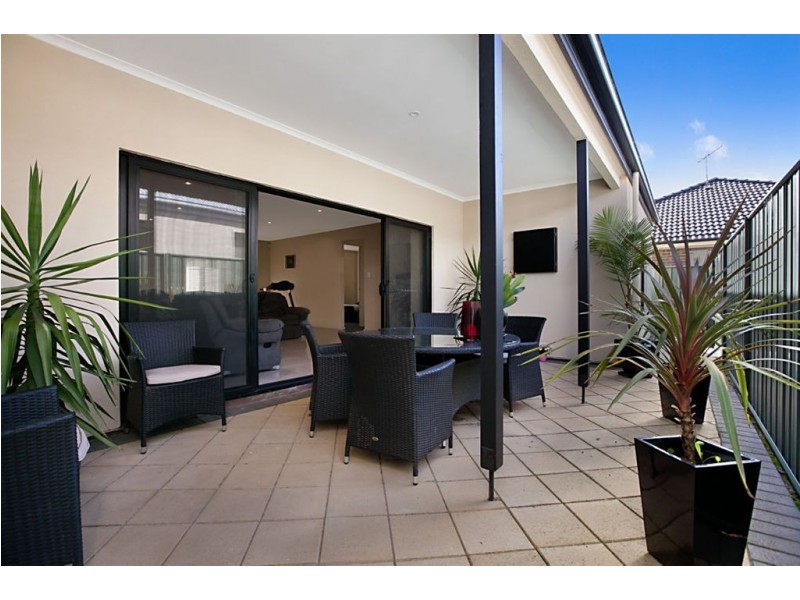 8 Adeline Street, Mawson Lakes SA 5095