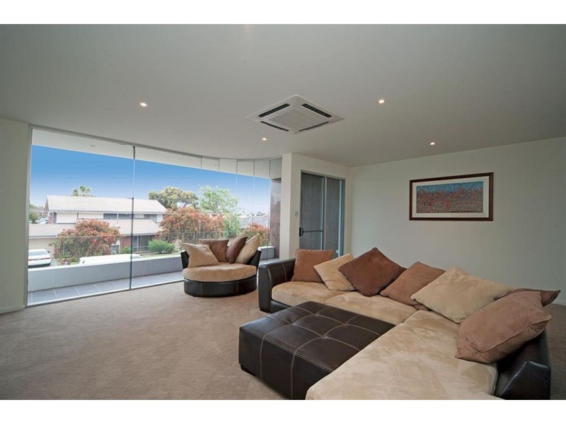 16A Rothesay Avenue, Glenelg North SA 5045