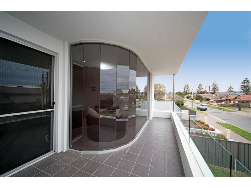 16A Rothesay Avenue, Glenelg North SA 5045