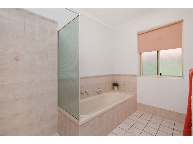 27 Lord Howe Avenue, Hillcrest SA 5086