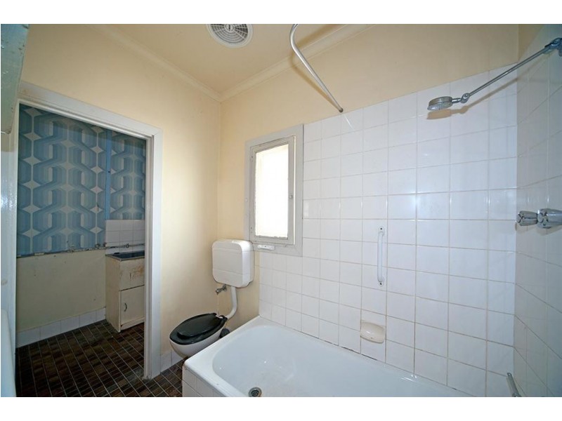 13 Tenth Avenue, Woodville North SA 5012