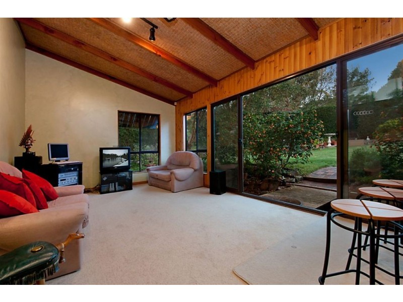 9 Woona Court, Banksia Park SA 5091