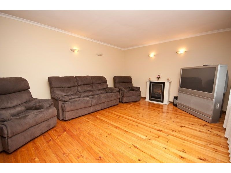 1 Phoebe Avenue, Modbury Heights SA 5092