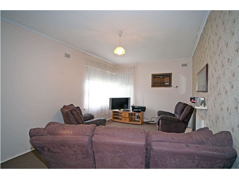 10 Coleridge Crescent, Clearview SA 5085