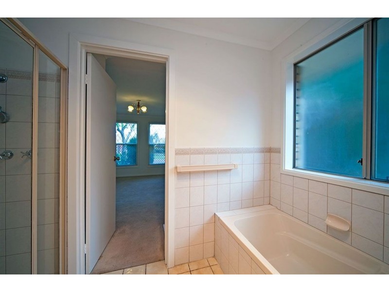 10 Hampton Drive, Oakden SA 5086